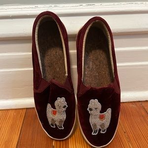 Llama slip on!